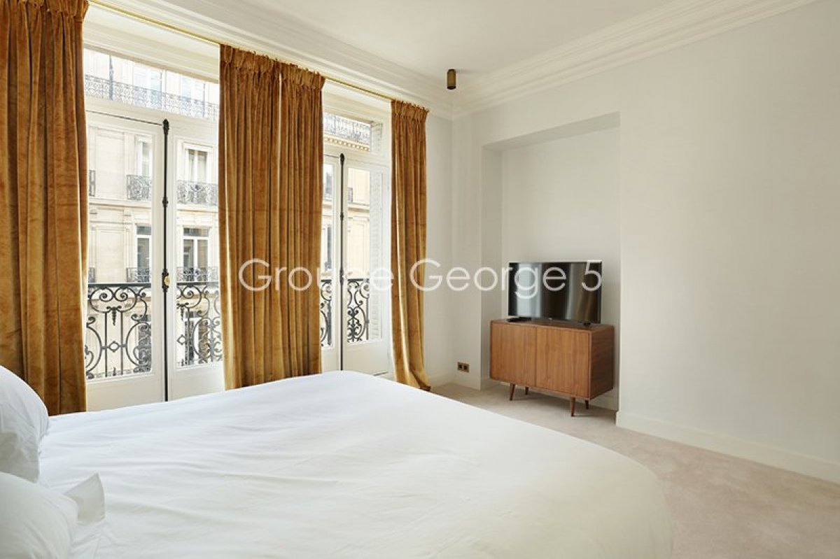 Vente Appartement  5 pièces - 196.5m² 75008 Paris