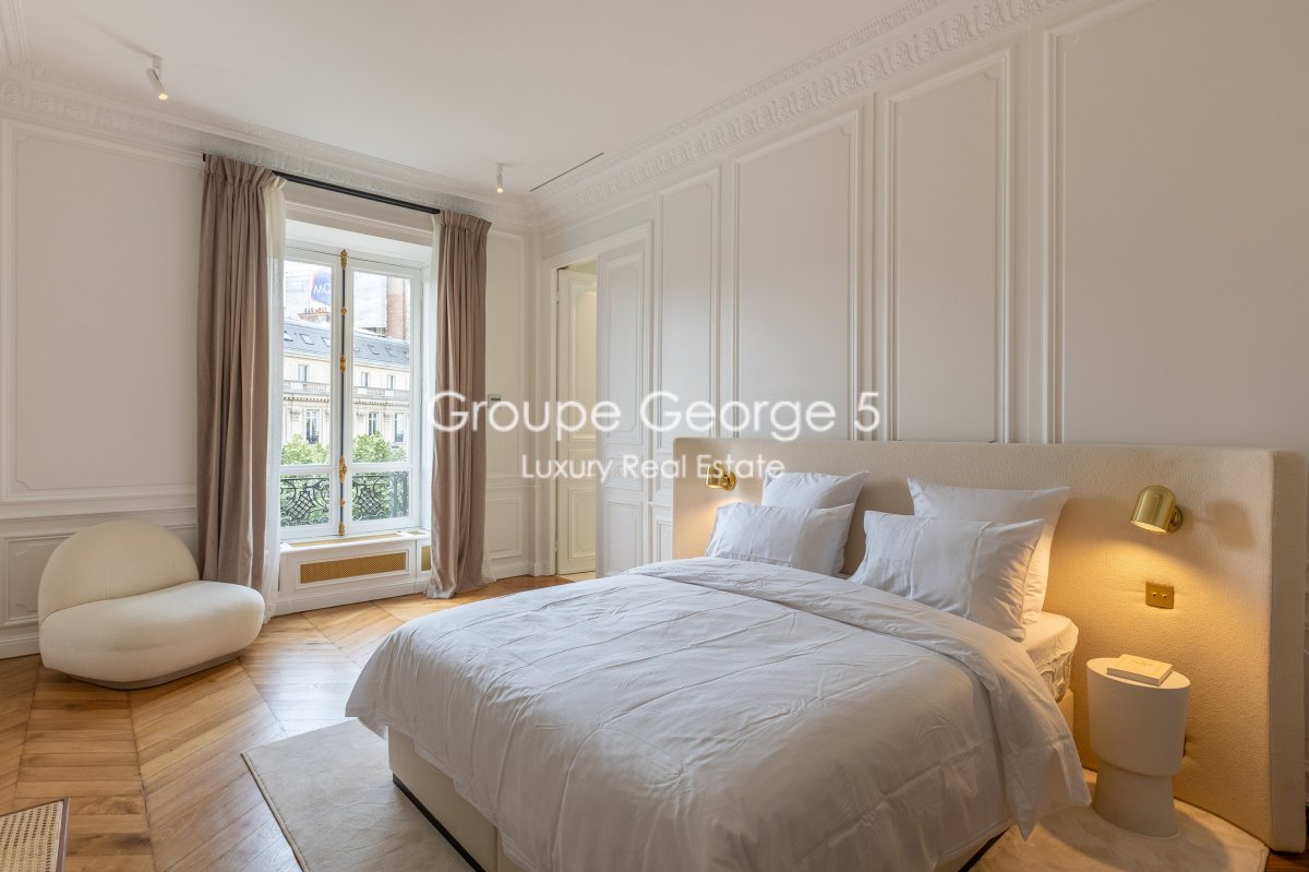 Vente Appartement  4 pièces - 199.59m² 75016 Paris
