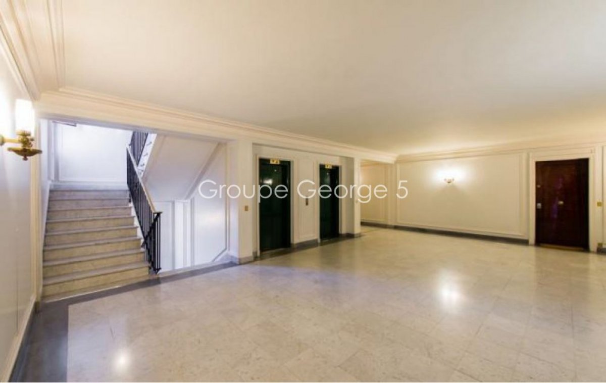 Vente Appartement  4 pièces - 80m² 75008 Paris