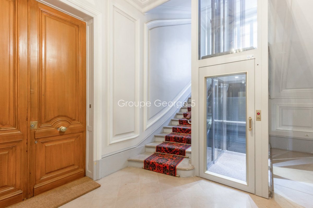 Vente Appartement  6 pièces - 183m² 75008 Paris